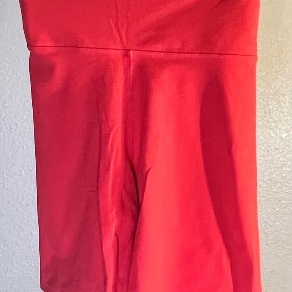 Fabletics Define Powerhold high waisted shorts - Picture 3 of 3